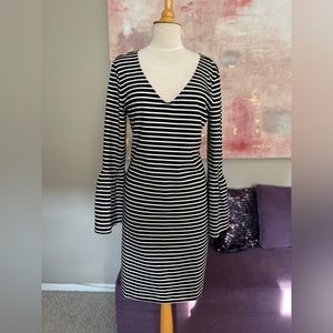 Banana Republic Long Bell Sleeve Dress Midi Black‎ & White Stripped V neck Sz L